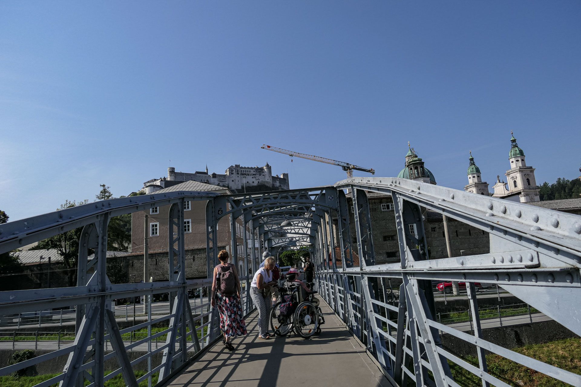Rolli-Cam-Fotografen auf dem Mozartsteg