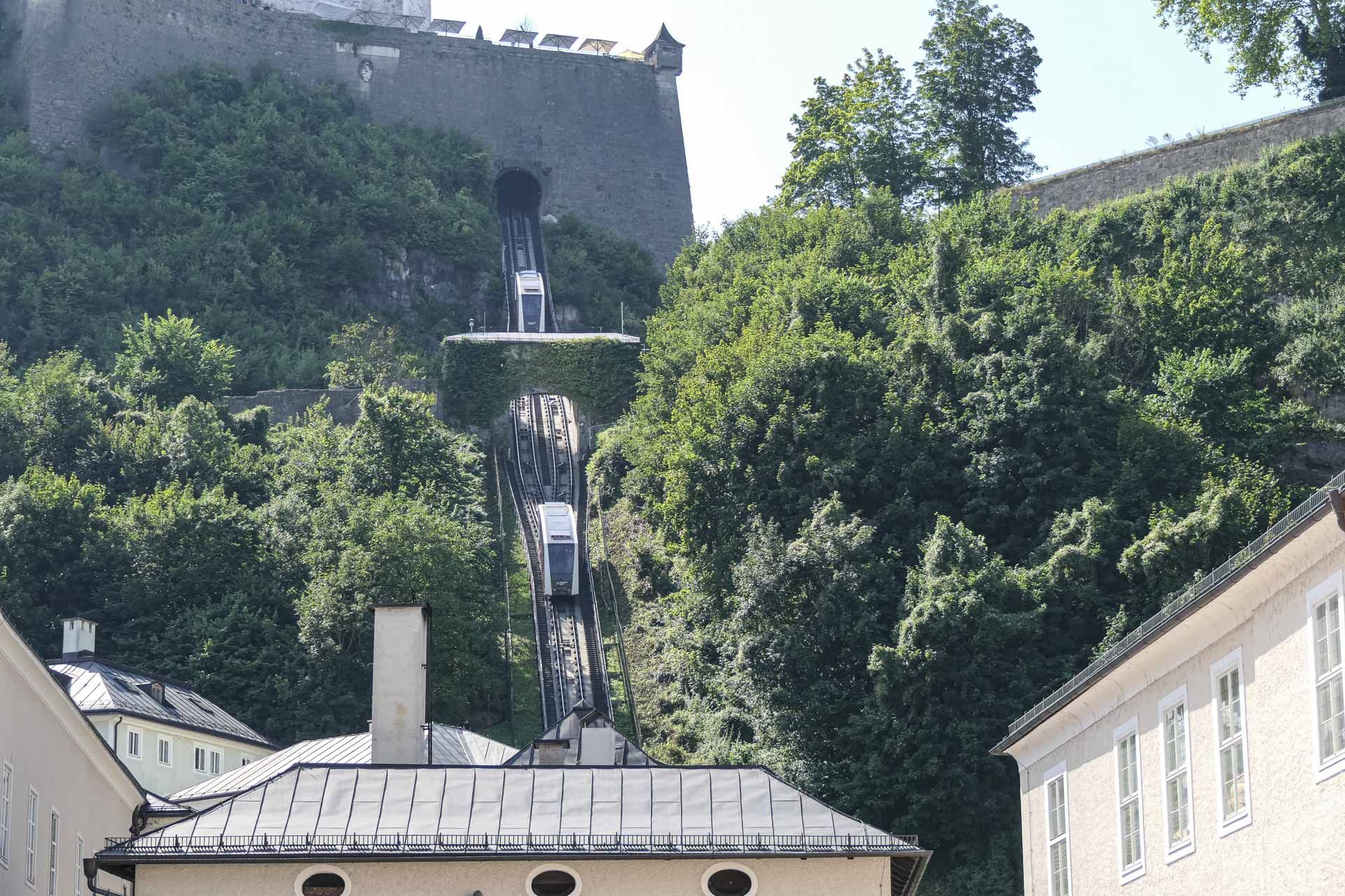 Blick zur Zahnradbahn-Begnungsstelle