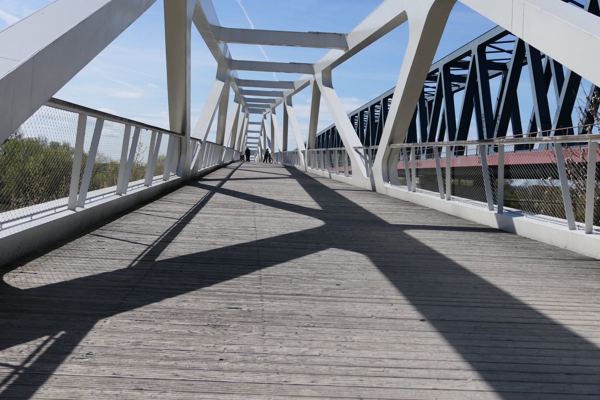 Licht und Schatten der Brücke